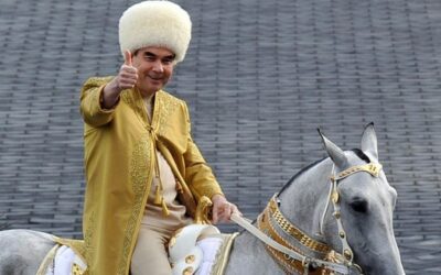 TURKMENISTÁN, LA EXCENTRICIDAD EN PERSONA.