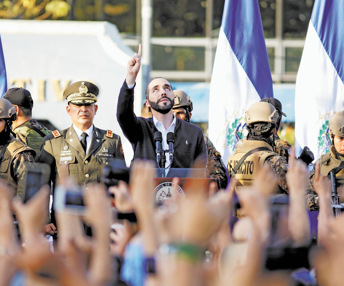 FILE PHOTO: Supporters of Salvadoran President Nayib Bukele protest outside the national congress in San Salvador
