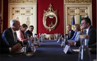 EL CLUB BILDERBERG: INFLUENCIA GLOBAL Y CONTROVERSIA
