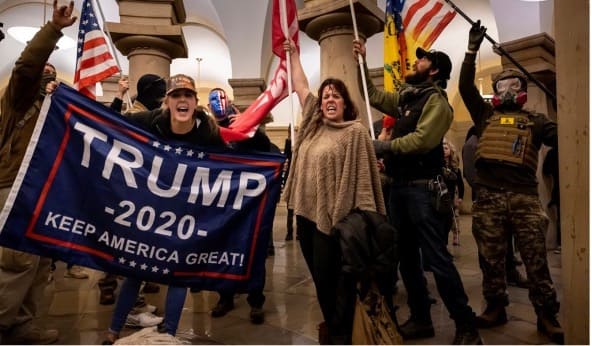 Imagen del asalto al capitolio del año 2021 por parte de adherentes a Donald Trump. AFP