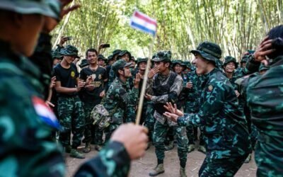 MYANMAR: UN EJÉRCITO DE ESTUDIANTES Y POETAS